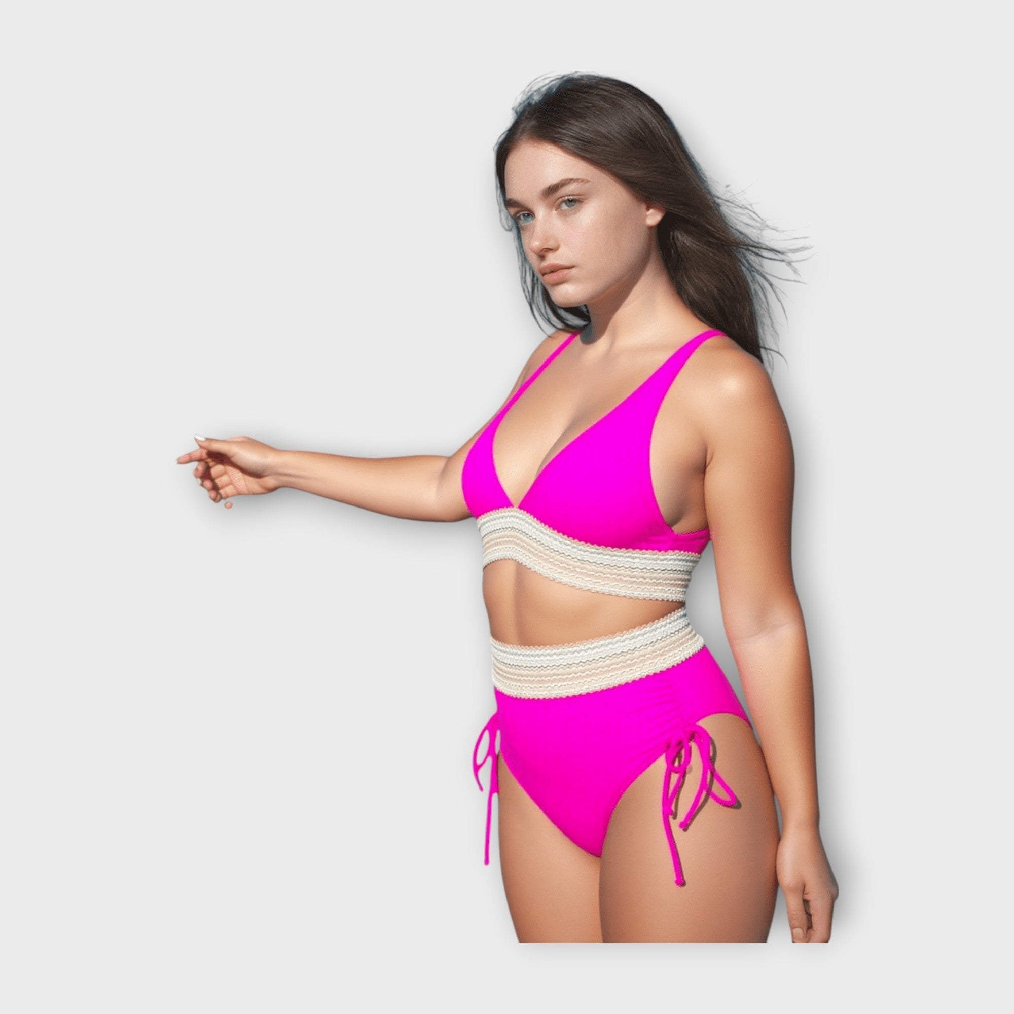 Bikini su Nėrinių Detalėmis ir Aukštu Juosmeniu