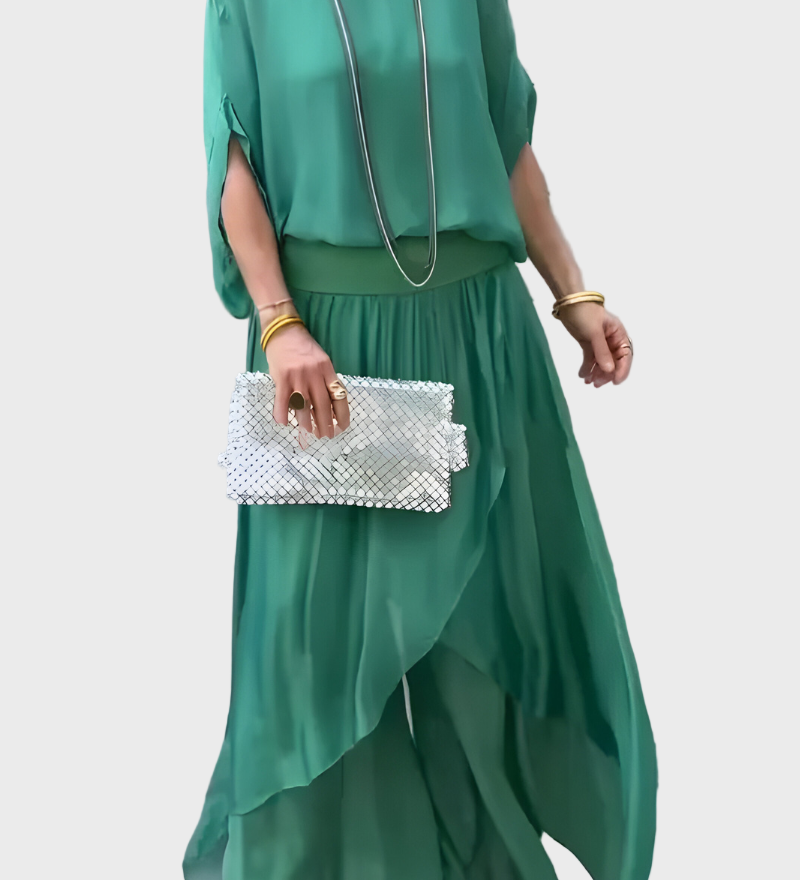 Plačios viršutinės dalies ir suplėšytos kelnės – dviejų dalių sijonas iš šifono