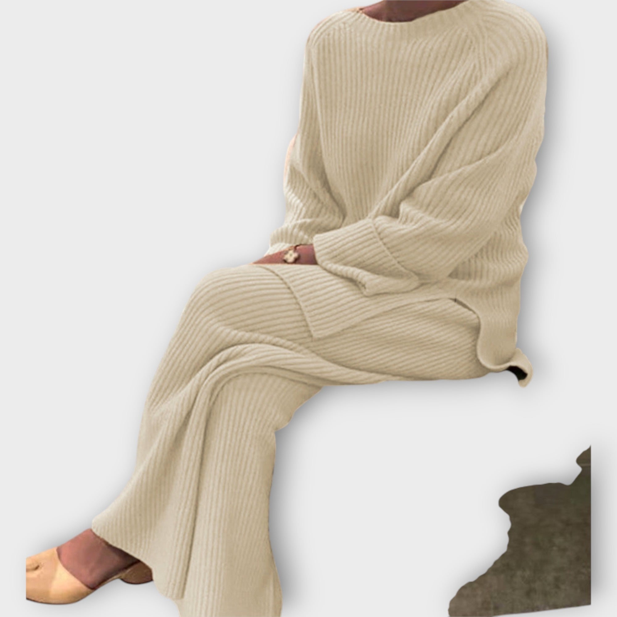 Olivija - Megztas komplektas su laisvu kirpimu