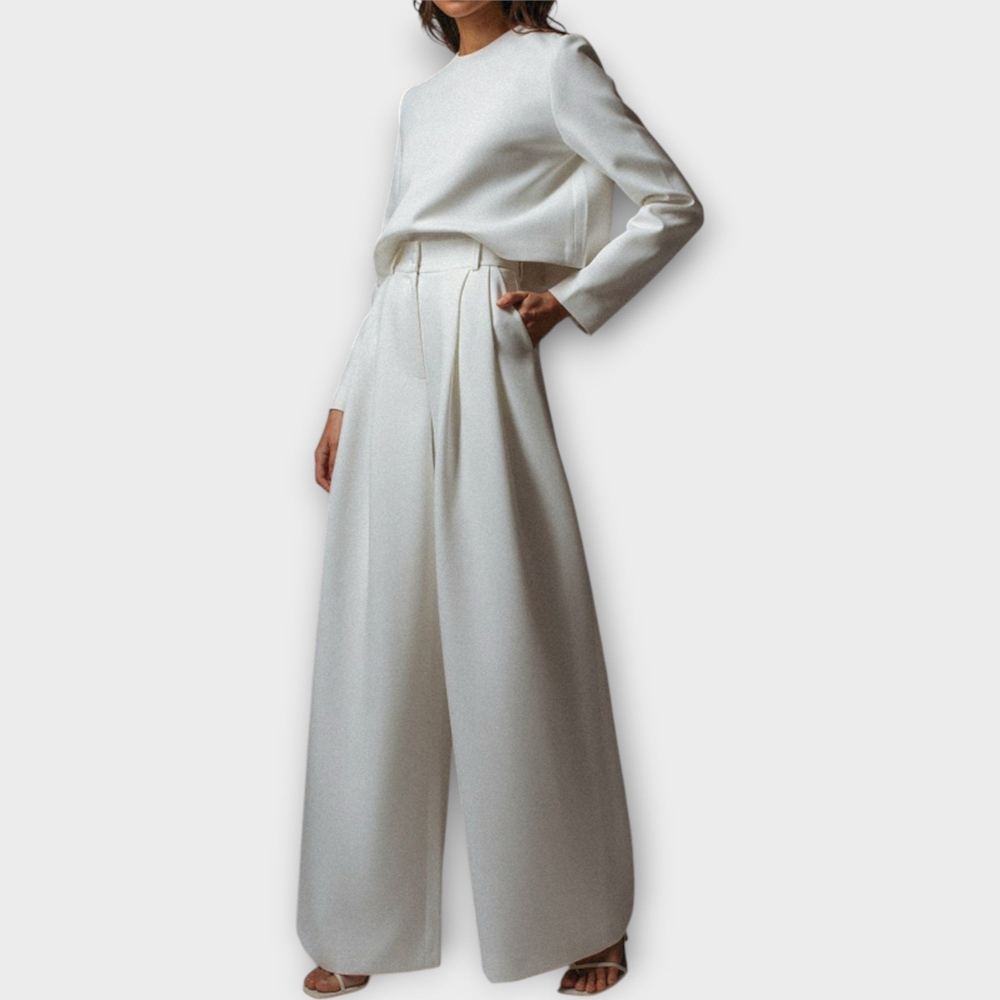 Ugnė - Komplektas su elegantišku paprastumu ir nesenstančiu stiliumi