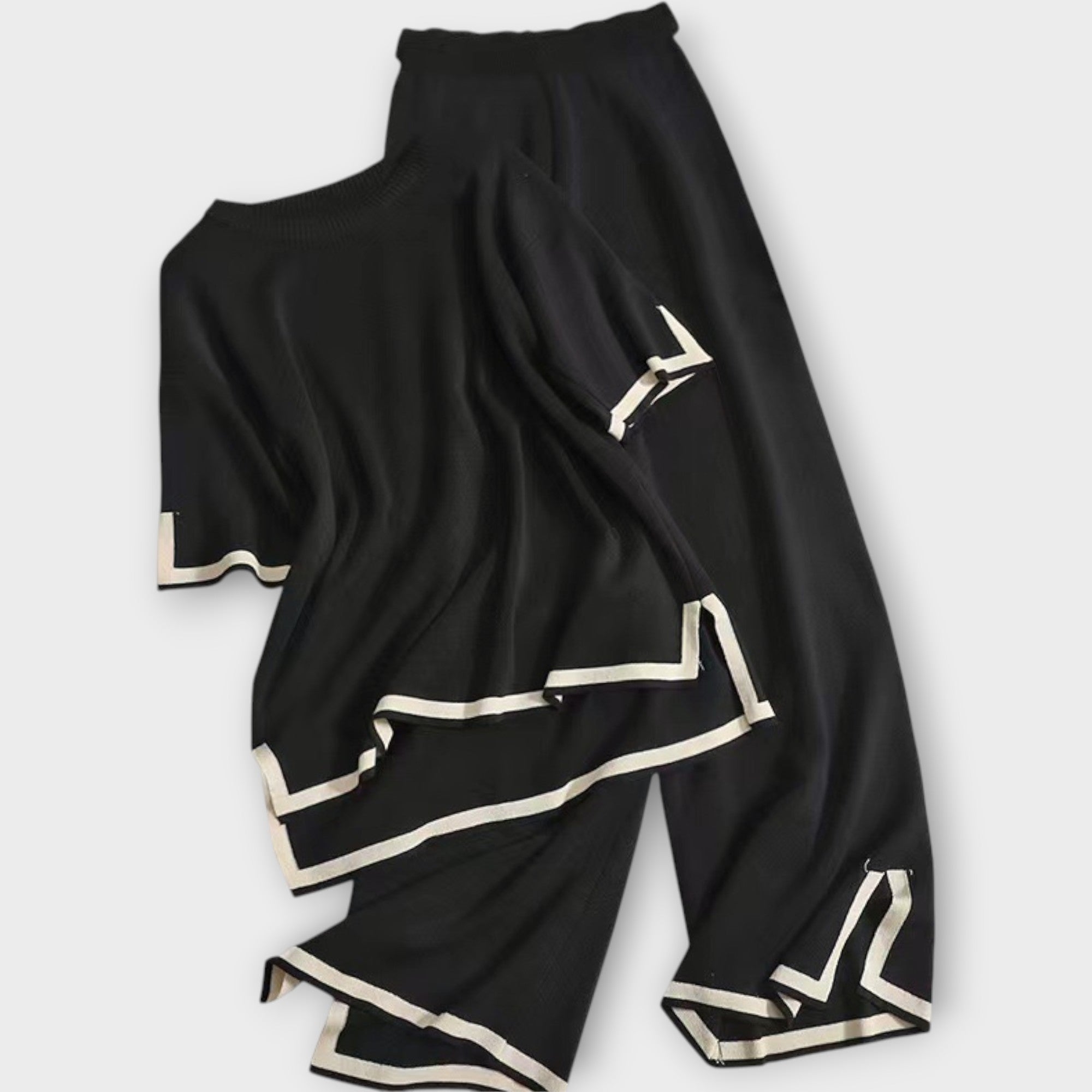 Sofija - Megztas komplektas su trumpomis rankovėmis ir laisvu prigludimu