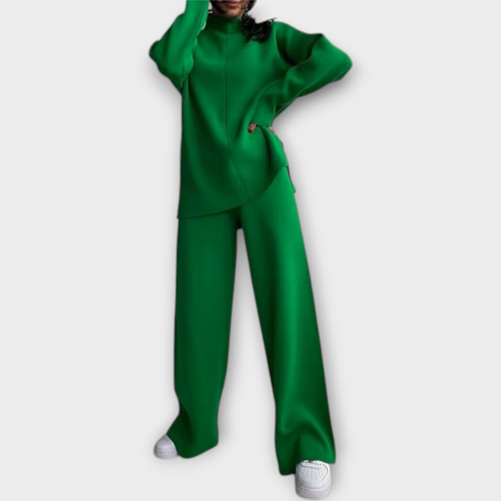 Leva - Komplektas su laisvu kirpimu ir minimalistine estetika