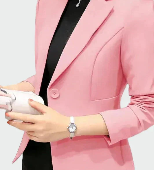 Švarkas idealiai pritaikytas