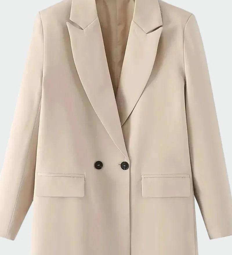 Oversized švarkas su modernia linija