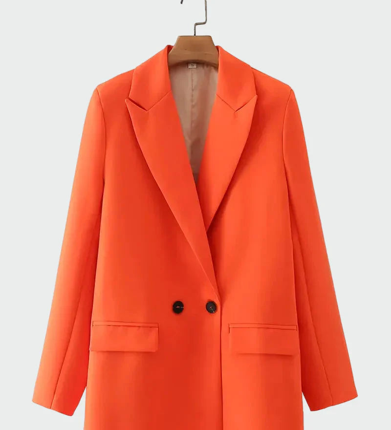 Oversized švarkas su modernia linija