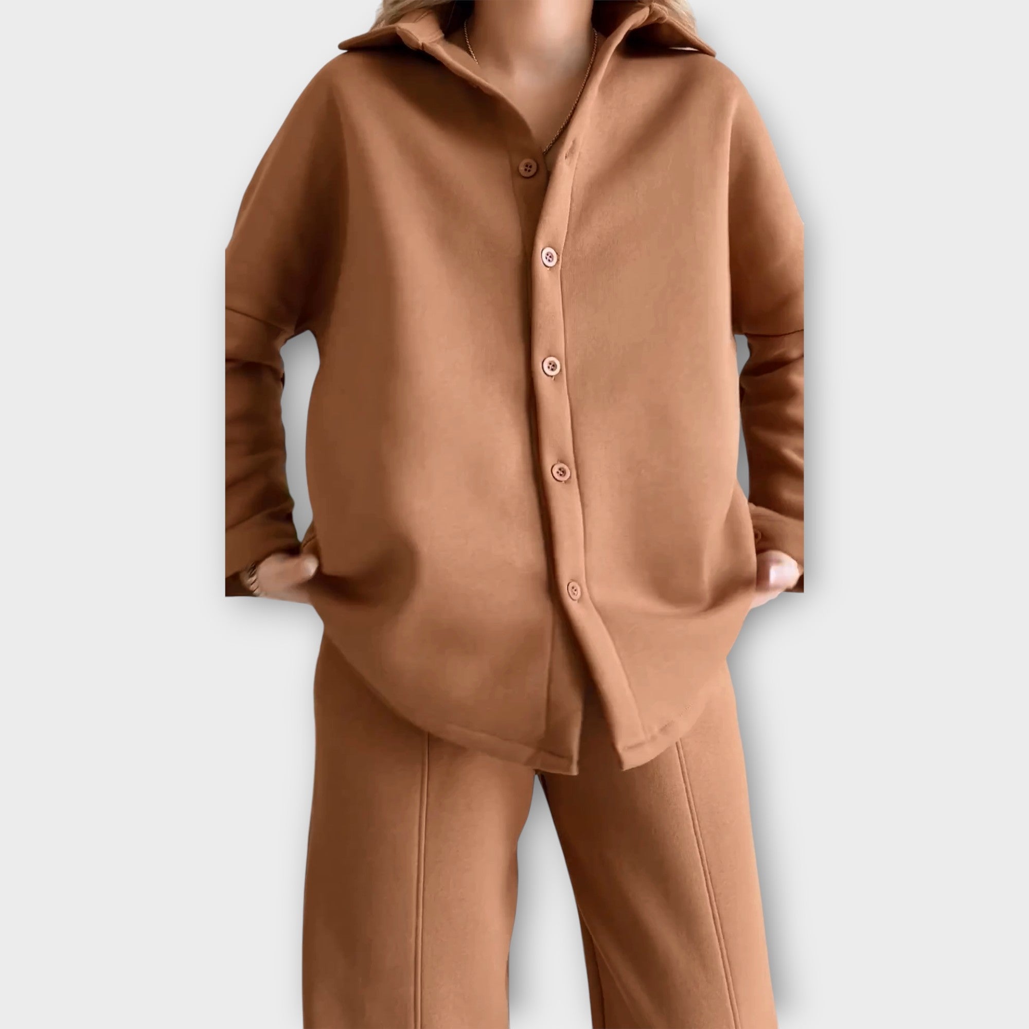 Kotryna - Komplektas su sagomis ir elegantišku kirpimu