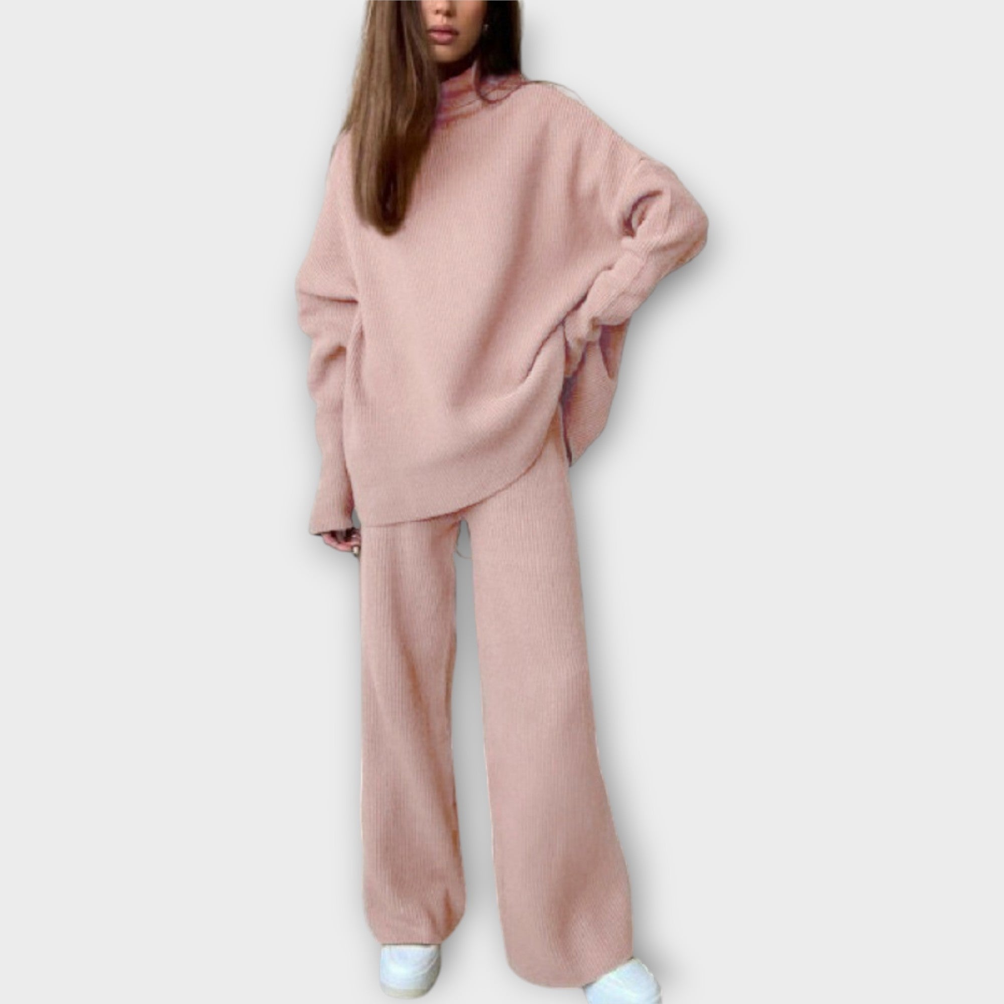 Rūta - Megztas komplektas su laisvu kirpimu ir minimalistiniu dizainu