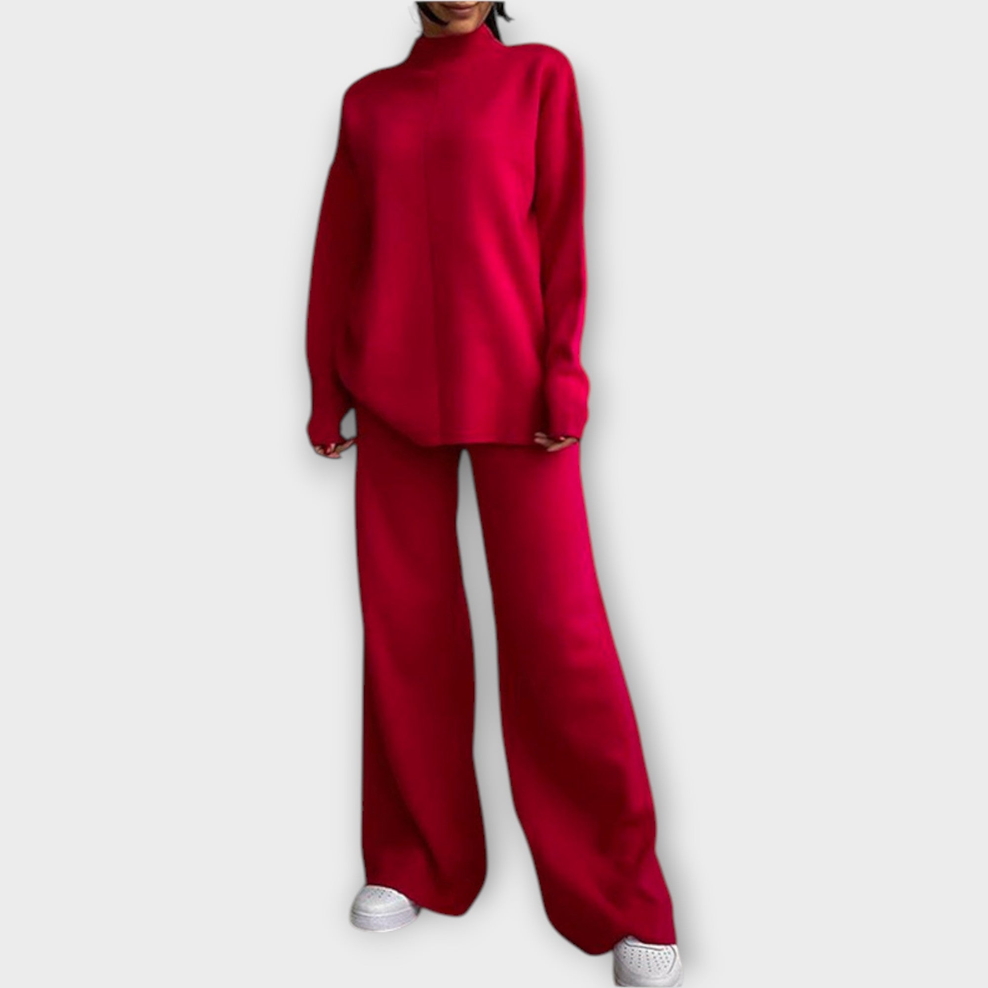 Leva - Komplektas su laisvu kirpimu ir minimalistine estetika