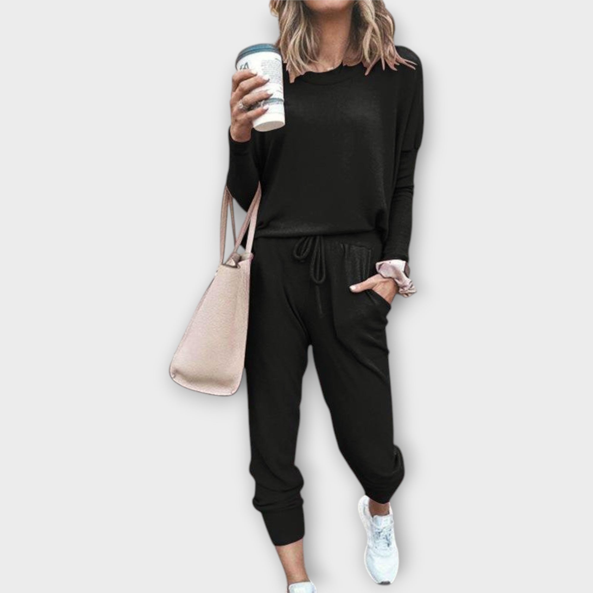 Gabija - Poilsio komplektas su laisvu prigludimu ir minimalistine estetika