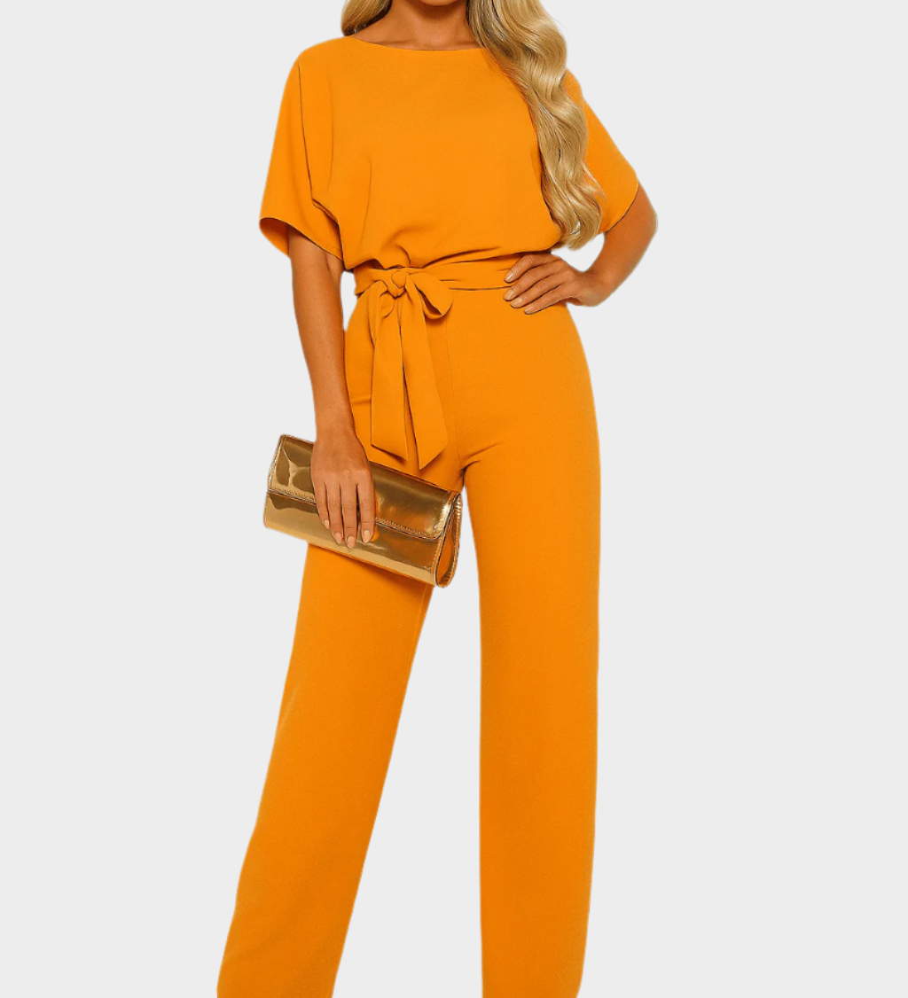 Visas kostiumas su diržu